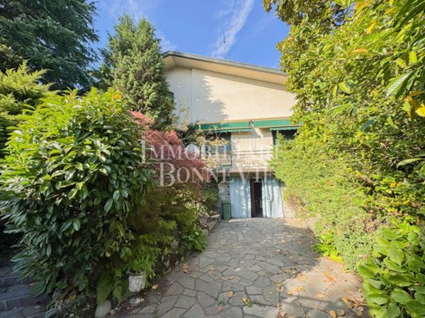 casa indipendente in vendita a Cadorago in zona Caslino al Piano