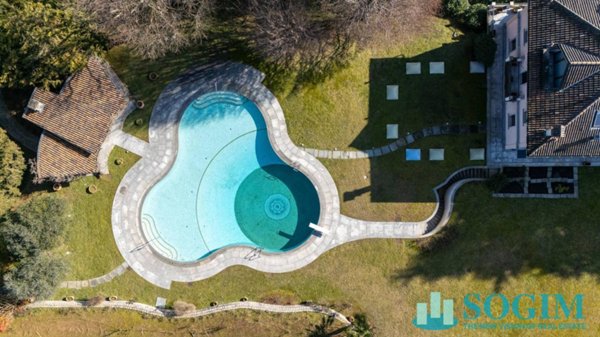 villa in vendita a Cadorago