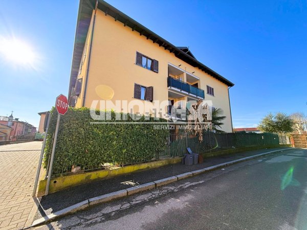 appartamento in vendita a Cadorago in zona Bulgorello