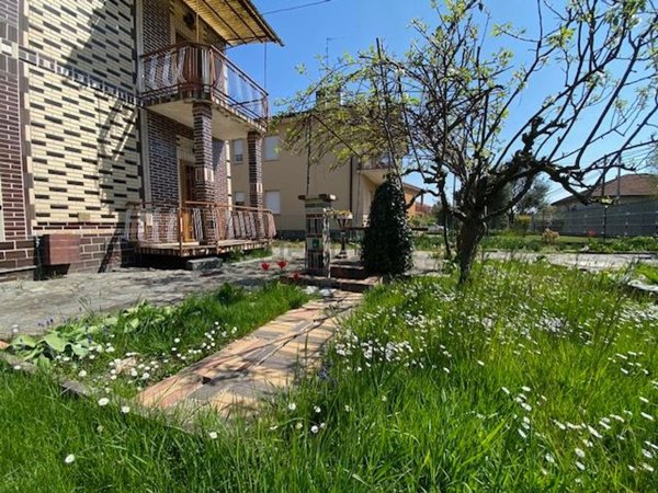 casa indipendente in vendita a Cadorago