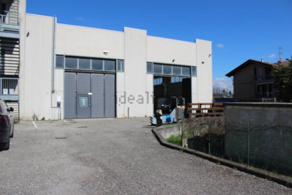 capannone in vendita a Cadorago