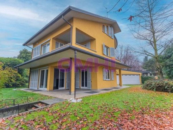 casa indipendente in vendita a Cadorago