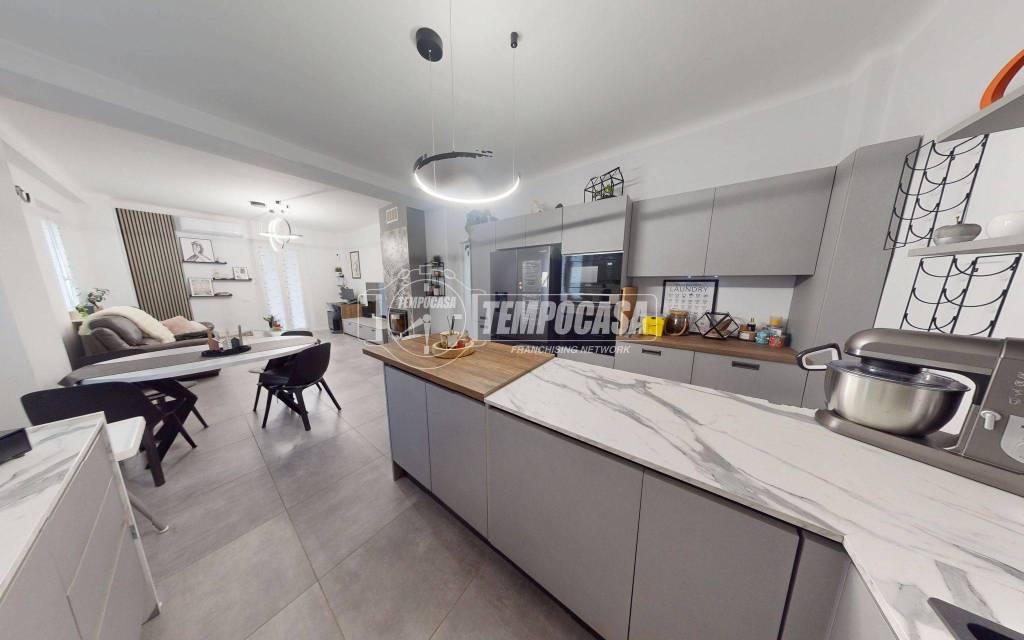 appartamento in vendita a Cadorago in zona Caslino al Piano