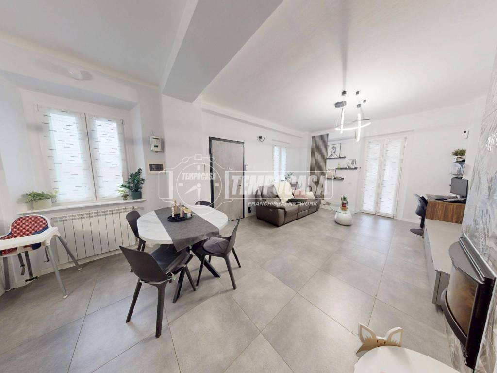 appartamento in vendita a Cadorago in zona Caslino al Piano