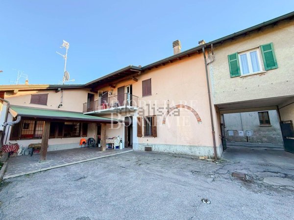 appartamento in vendita a Cadorago in zona Bulgorello