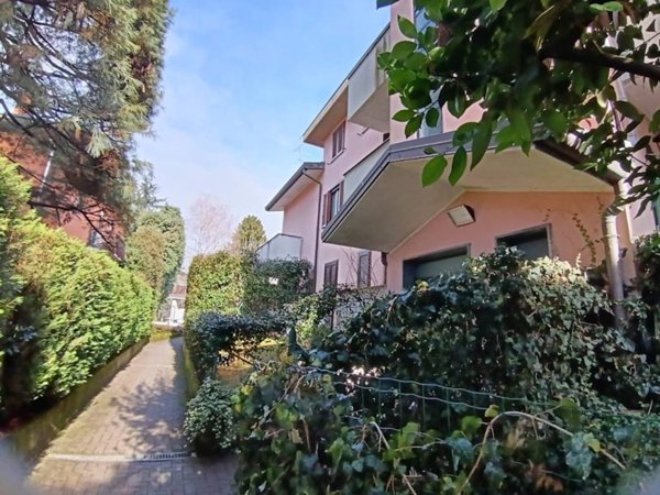 appartamento in vendita a Cadorago in zona Caslino al Piano