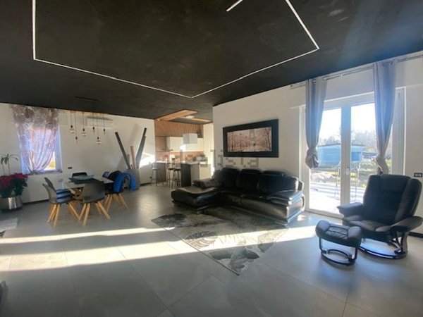 casa indipendente in vendita a Cadorago