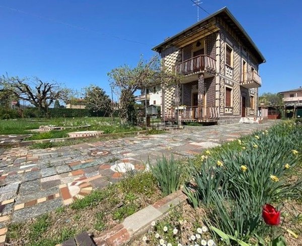 casa indipendente in vendita a Cadorago