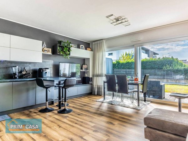 appartamento in vendita a Cadorago in zona Caslino al Piano