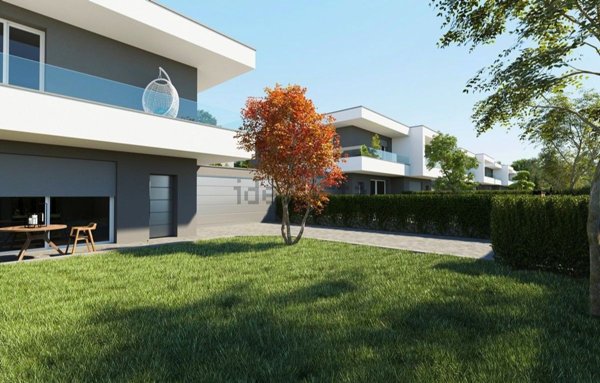 casa indipendente in vendita a Cadorago