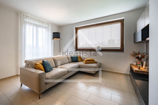 casa indipendente in vendita a Cadorago