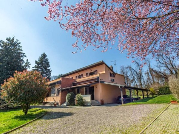 casa indipendente in vendita a Cadorago