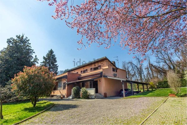 casa indipendente in vendita a Cadorago