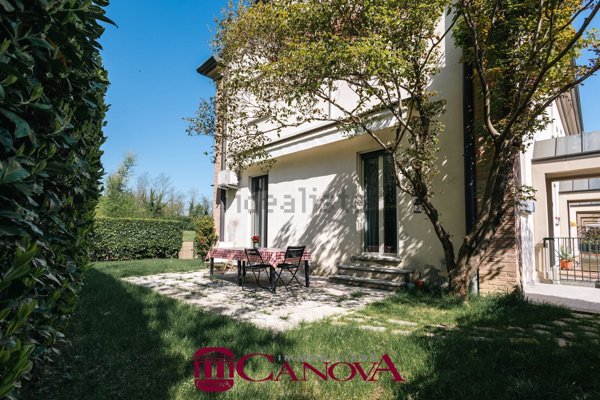 casa indipendente in vendita a Cadorago