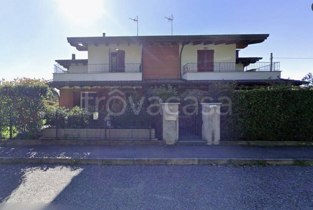 casa indipendente in vendita a Cadorago in zona Bulgorello