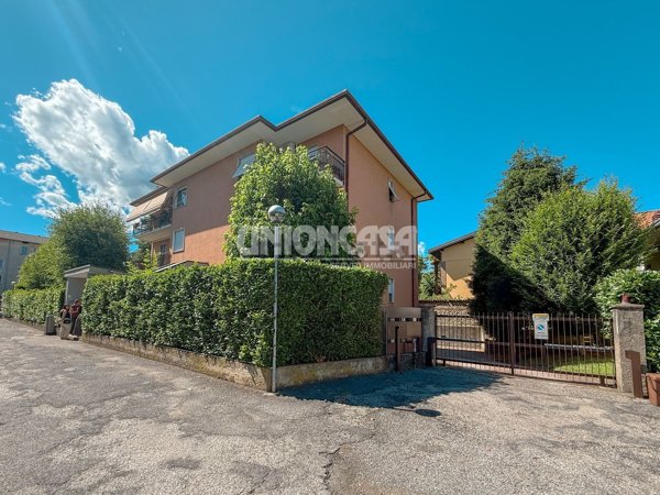 appartamento in vendita a Cadorago in zona Caslino al Piano