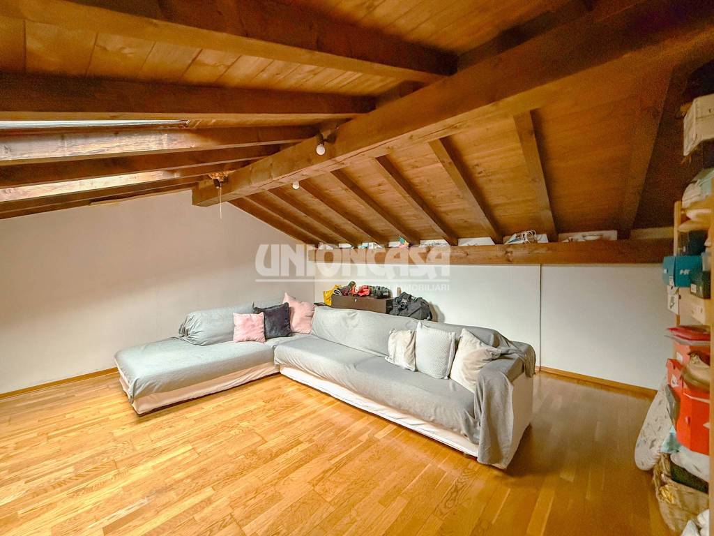 appartamento in vendita a Cadorago in zona Caslino al Piano