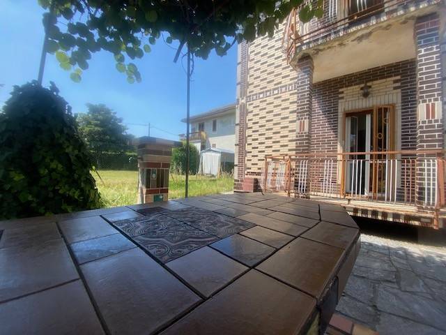 casa indipendente in vendita a Cadorago