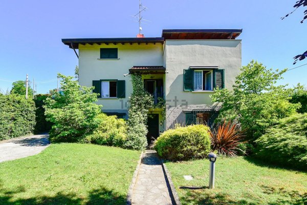 casa indipendente in vendita a Cadorago