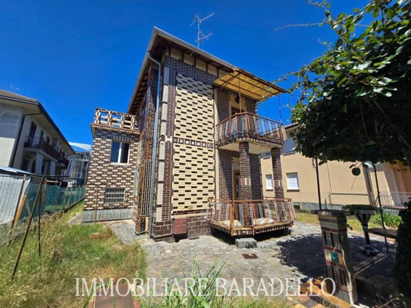 casa indipendente in vendita a Cadorago in zona Caslino al Piano
