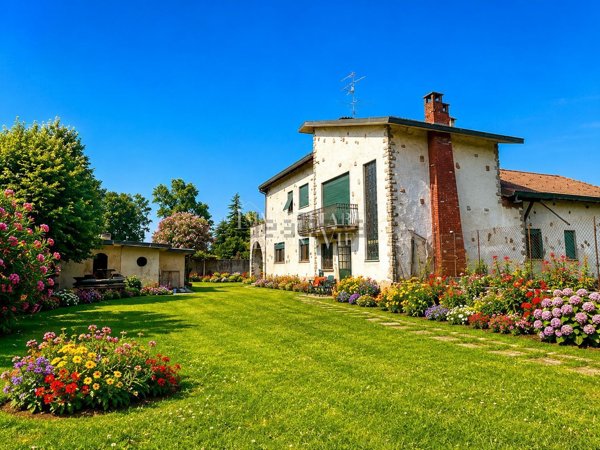 casa indipendente in vendita a Cadorago in zona Caslino al Piano