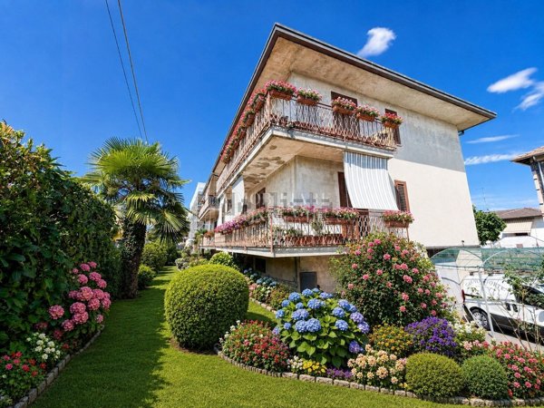 appartamento in vendita a Cadorago in zona Caslino al Piano