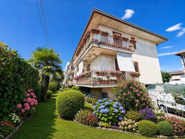appartamento in vendita a Cadorago in zona Caslino al Piano