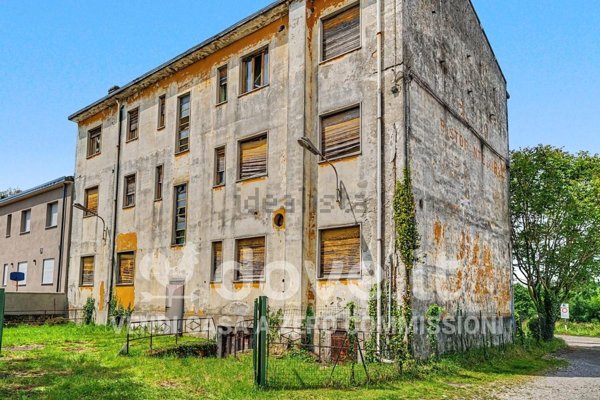 intera palazzina in vendita a Cadorago