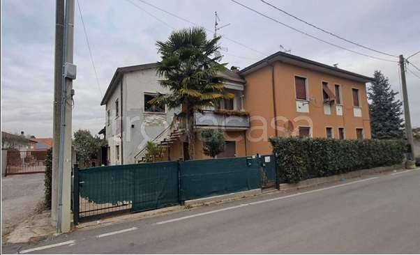 appartamento in vendita a Cadorago in zona Caslino al Piano