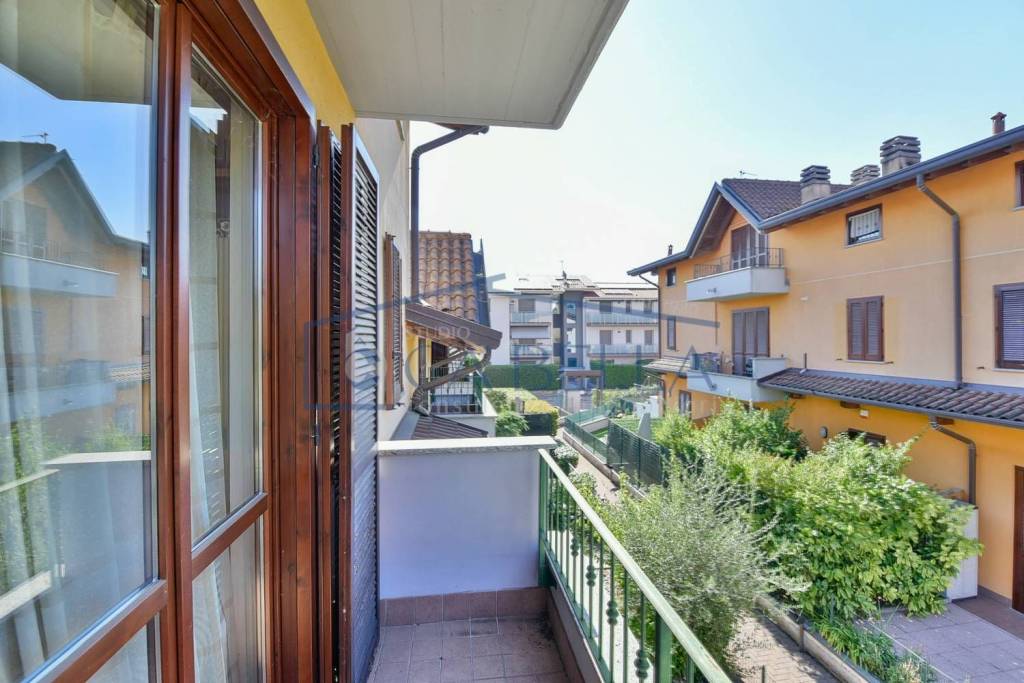 appartamento in vendita a Cadorago in zona Caslino al Piano