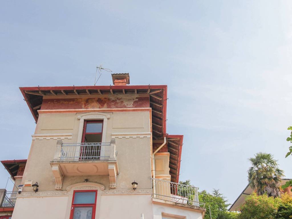 casa indipendente in vendita a Cadorago in zona Caslino al Piano