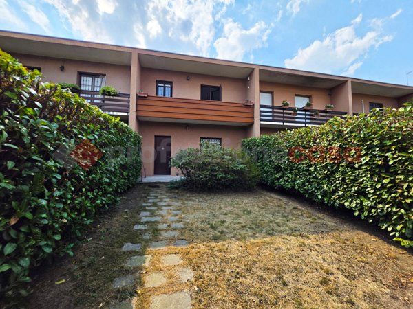 casa indipendente in vendita a Cadorago in zona Caslino al Piano