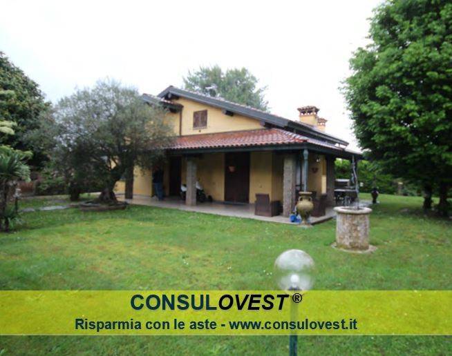 casa indipendente in vendita a Cadorago in zona Caslino al Piano