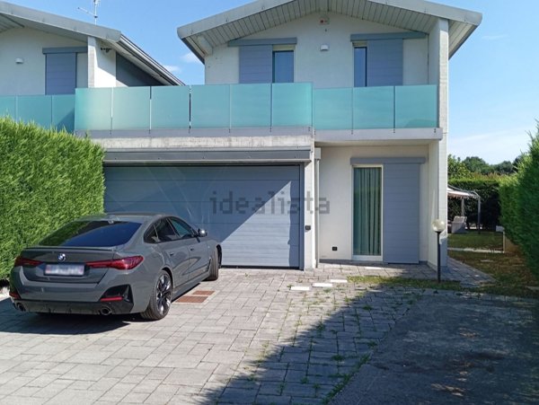 casa indipendente in vendita a Cadorago in zona Caslino al Piano