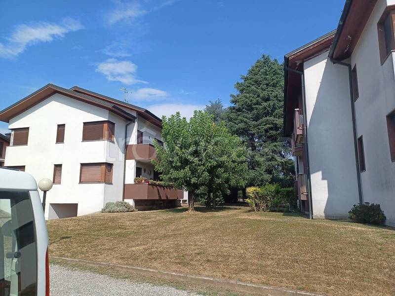 appartamento in vendita a Cadorago in zona Caslino al Piano