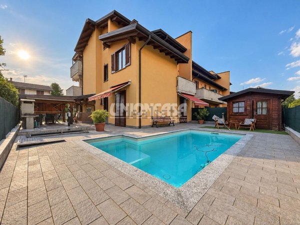 appartamento in vendita a Cadorago in zona Caslino al Piano