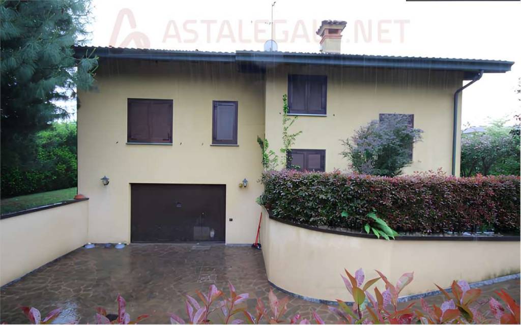 appartamento in vendita a Cadorago in zona Caslino al Piano