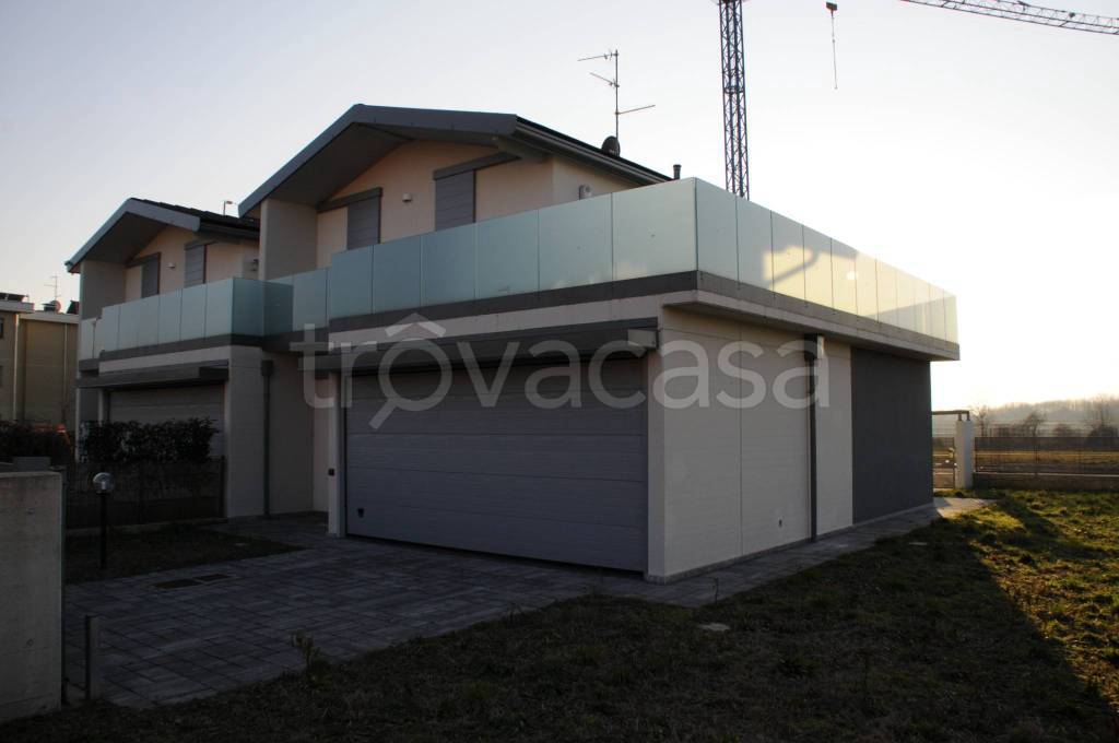 casa indipendente in vendita a Cadorago in zona Caslino al Piano