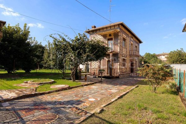 casa indipendente in vendita a Cadorago in zona Caslino al Piano