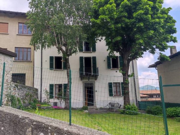 casa indipendente in vendita a Caglio