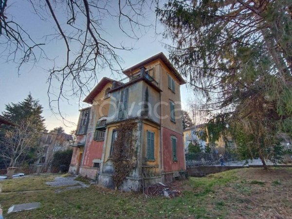 casa indipendente in vendita a Caglio