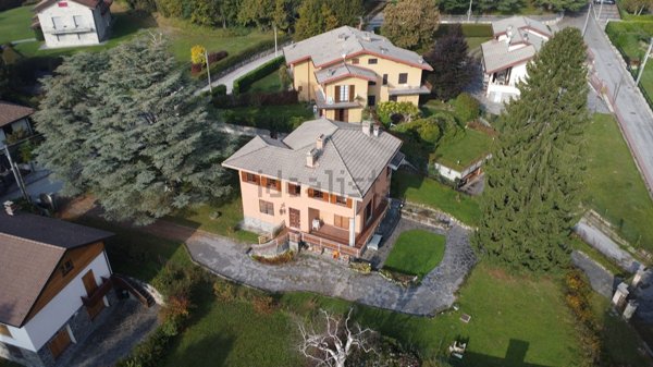 casa indipendente in vendita a Caglio
