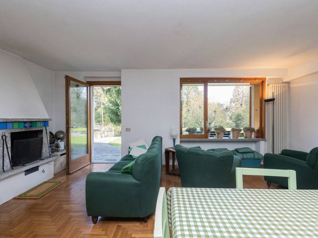 casa indipendente in vendita a Caglio