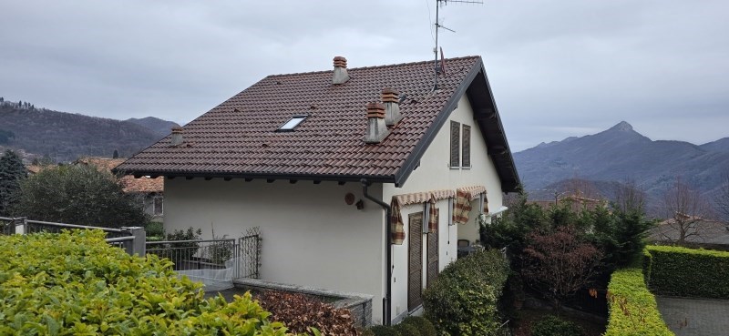 casa indipendente in vendita a Caglio