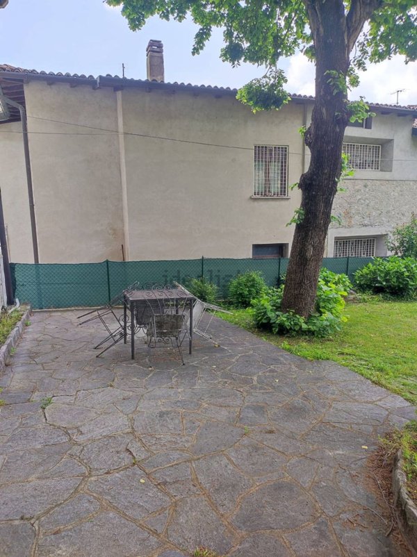 casa indipendente in vendita a Caglio