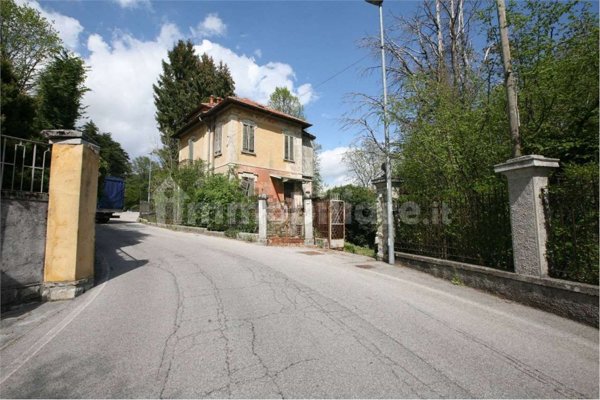casa indipendente in vendita a Caglio