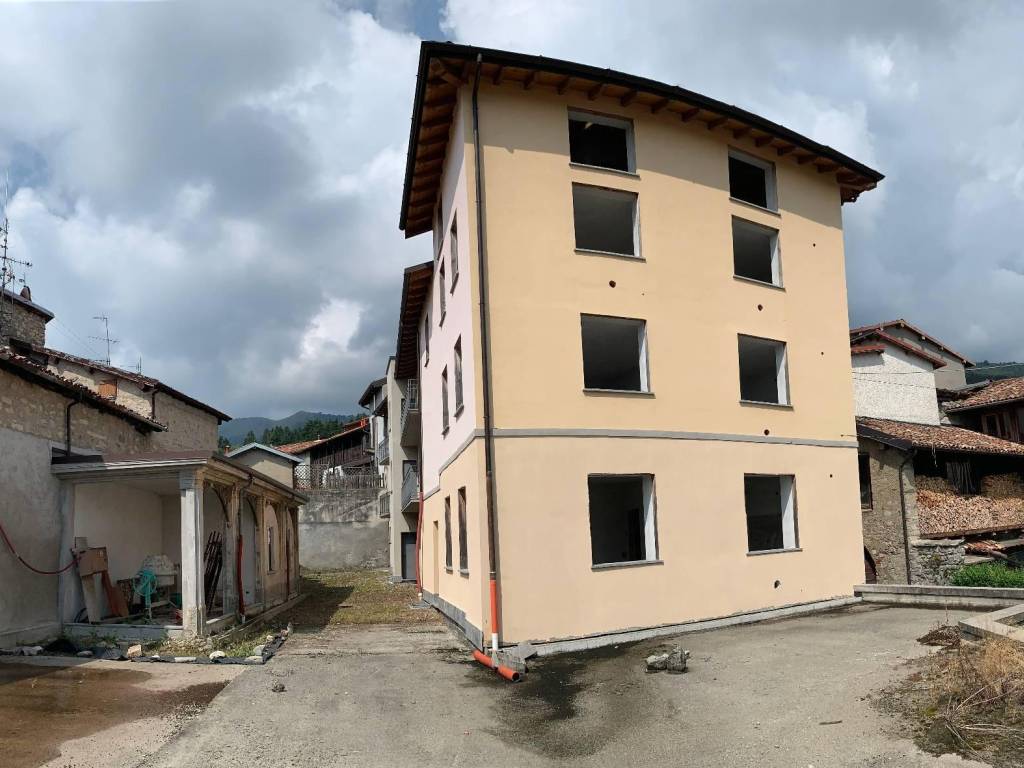 casa indipendente in vendita a Caglio