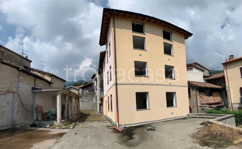 casa indipendente in vendita a Caglio