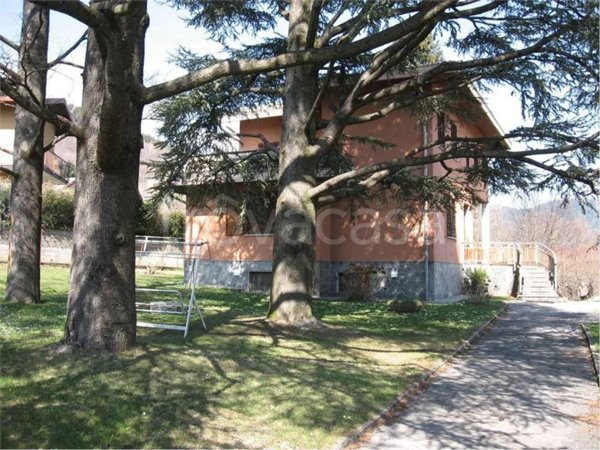 casa indipendente in vendita a Caglio