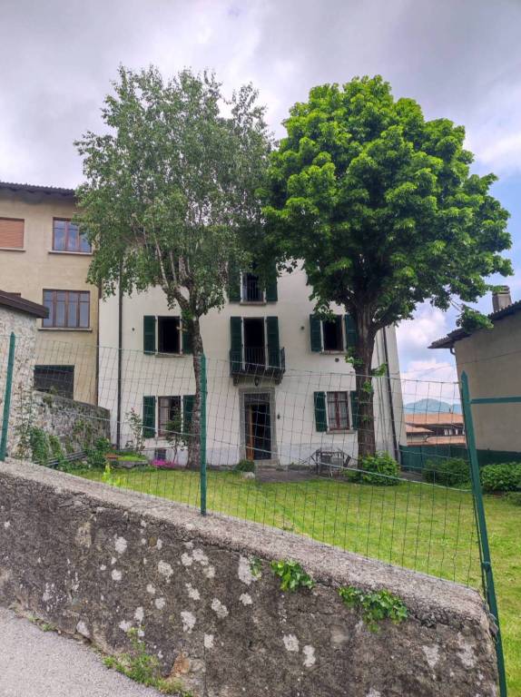 casa indipendente in vendita a Caglio